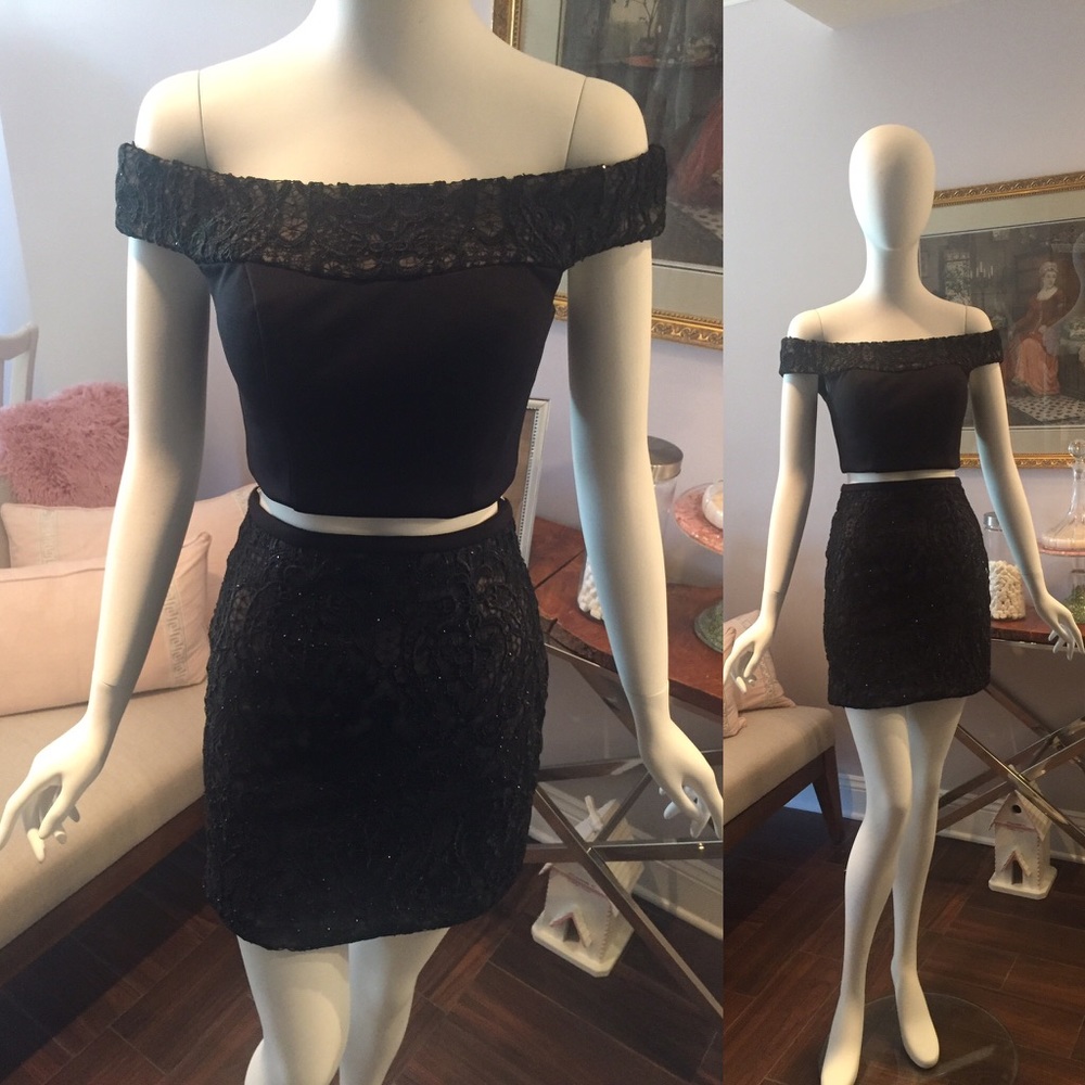 two piece - Picture 1 of 1
